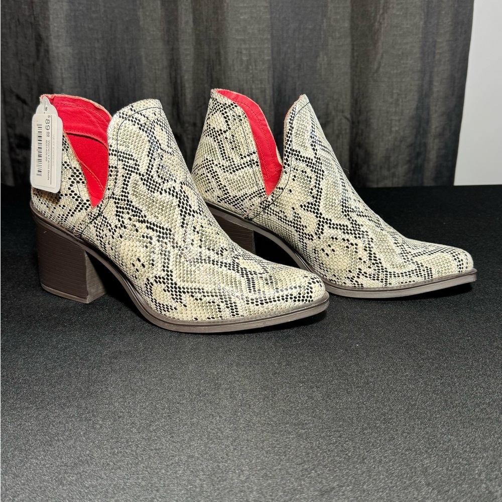 Ferrini Ankle Booties with Red Interior